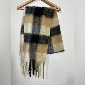 old navy brown/black plaid scarf size one size